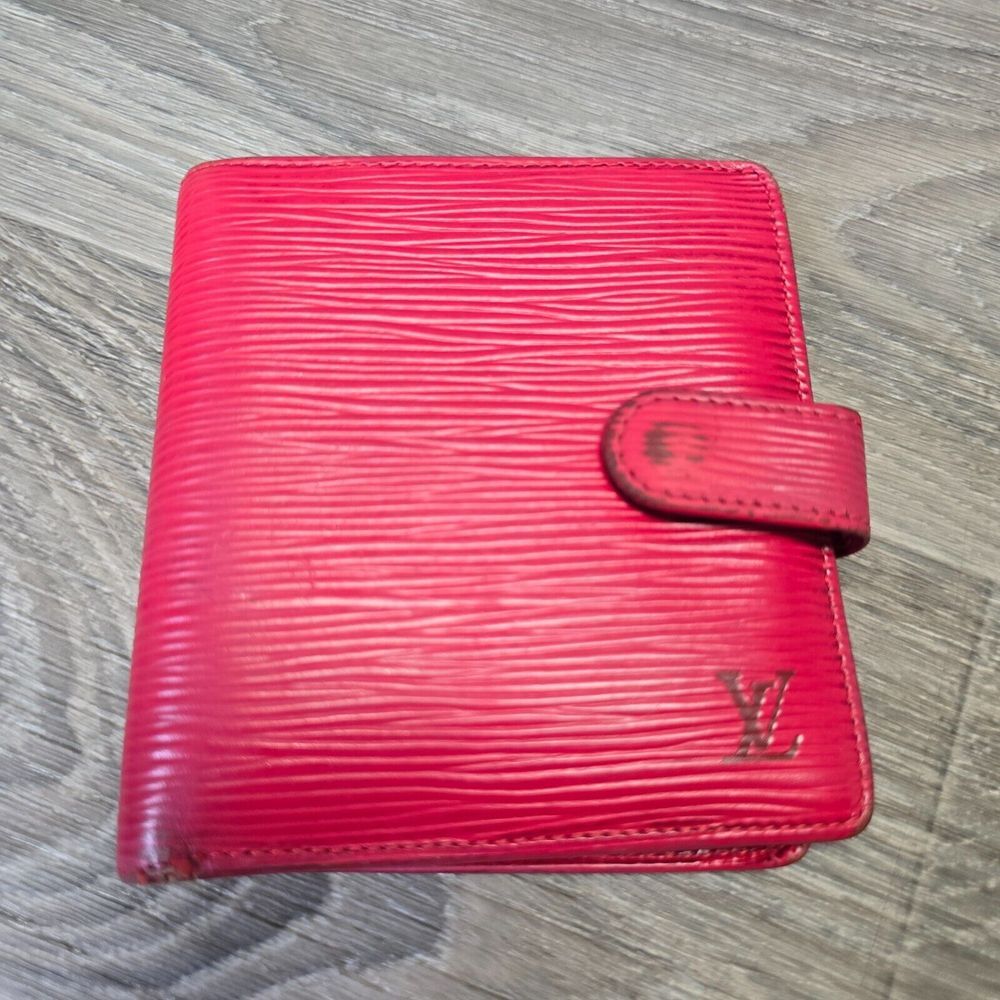 Louis Vuitton Red Leather‎ Epi Leather Bi Fold Wallet Womens - Picture 7 of 16